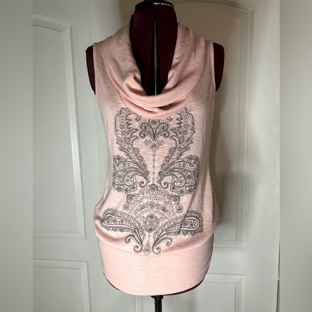 Fabulous cowl neck light pink cowl neck sleeveless top size medium